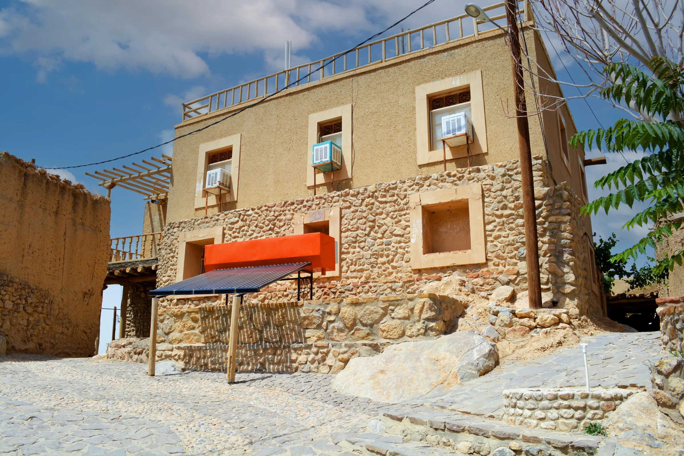 Mehr-e Touran Castle Eco-lodge