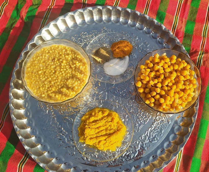 “Danoo” Ash-e Dandooni; A Flavorful Ritual in the Celebration of a Child's First Tooth in Qaleh Bala Village