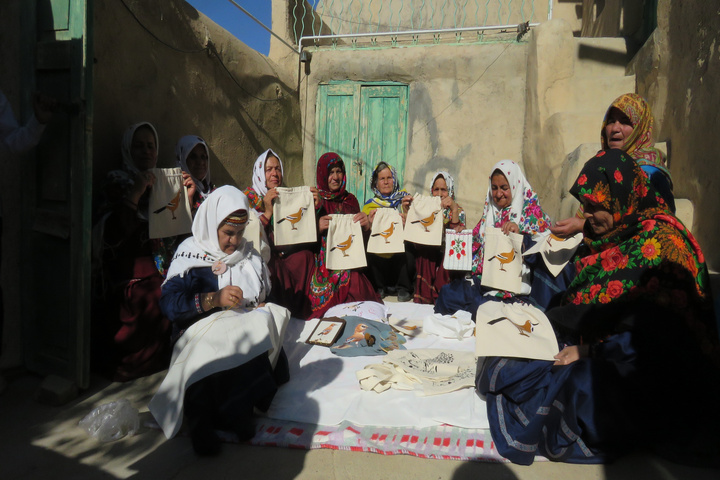 When the Hands of Qaleh Bala's Women Weave the Identity of a Village